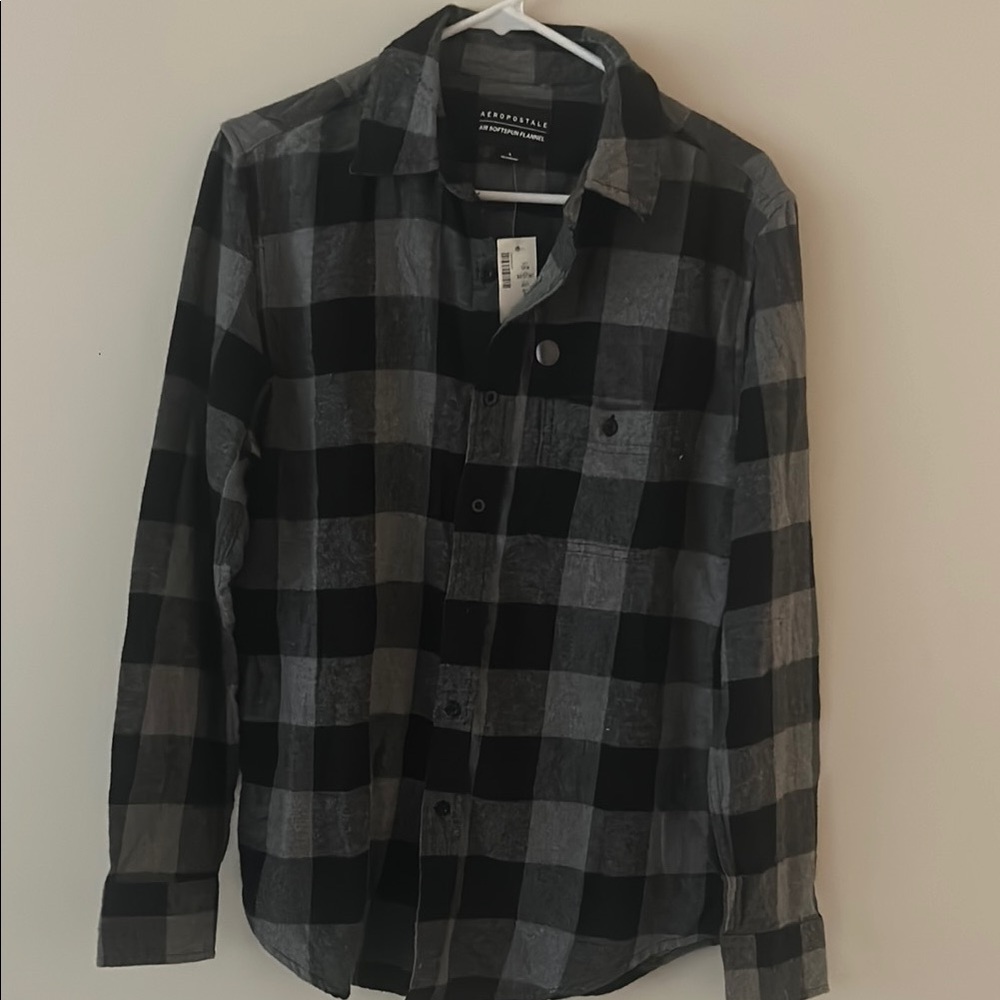 Aeropostale Men's Black and Gray Checkered flannel. New with tag.